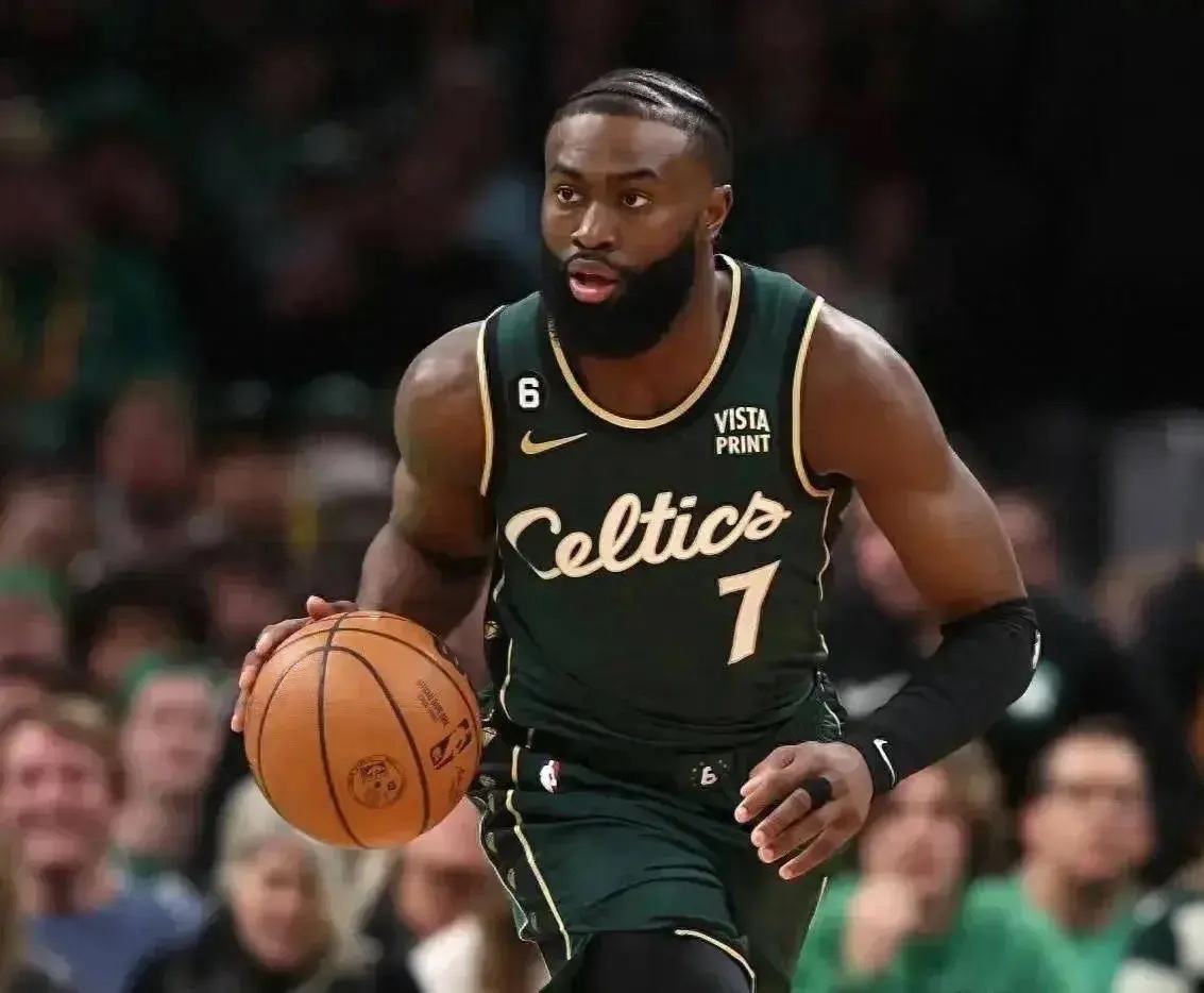 包含土耳其男篮强势黄蜂,杰伦·布朗送出助攻的词条 包含土耳其男篮强势黄蜂,杰伦·布朗送出助攻的词条