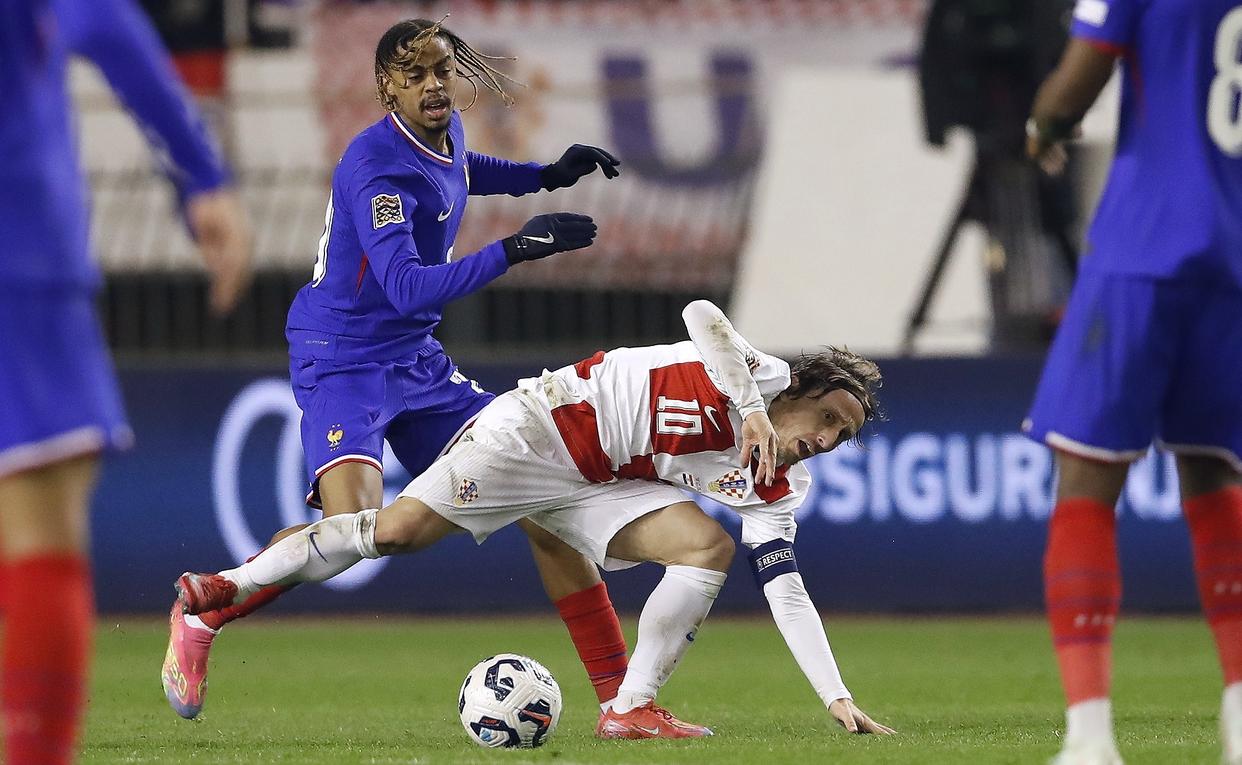 法国战胜奥地利，晋级前景乐观的简单介绍