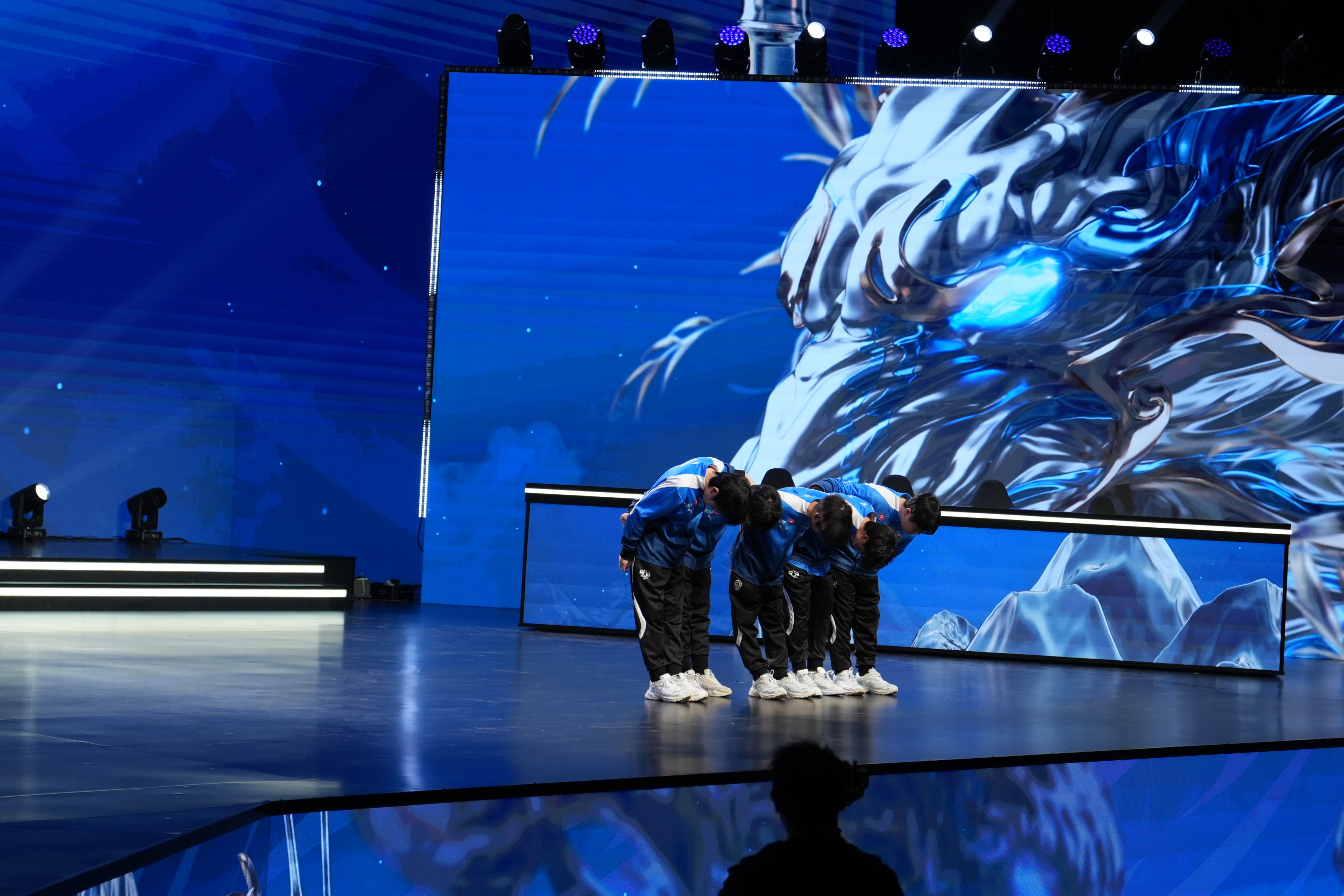 MAD逆转T1，Knight制霸全场