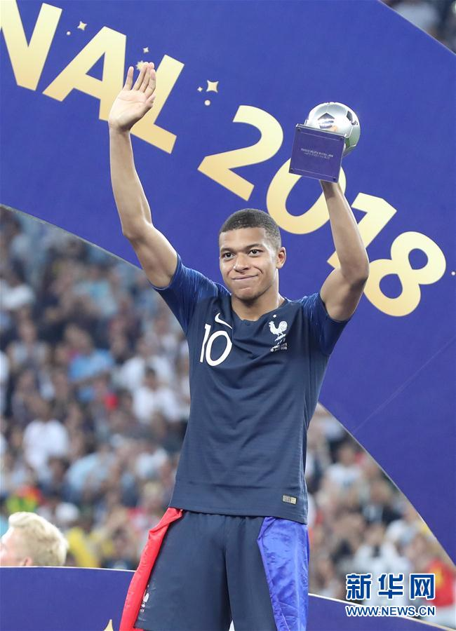 包含尤文图斯球员荣获最佳新秀奖，前程似锦的词条