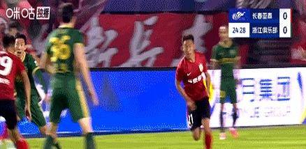 大连一方客场不敌绿城,金泽炫梅开二度助球队逃离困境 大连一方客场不敌绿城,金泽炫梅开二度助球队逃离困境