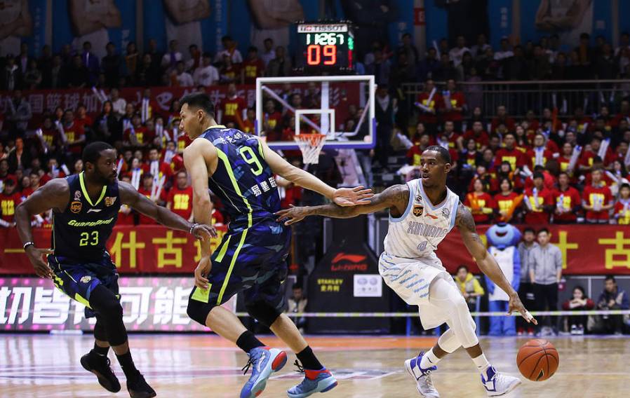 双方激战不断,比分交替领先,引发无数争议!的简单介绍 双方激战不断,比分交替领先,引发无数争议!的简单介绍