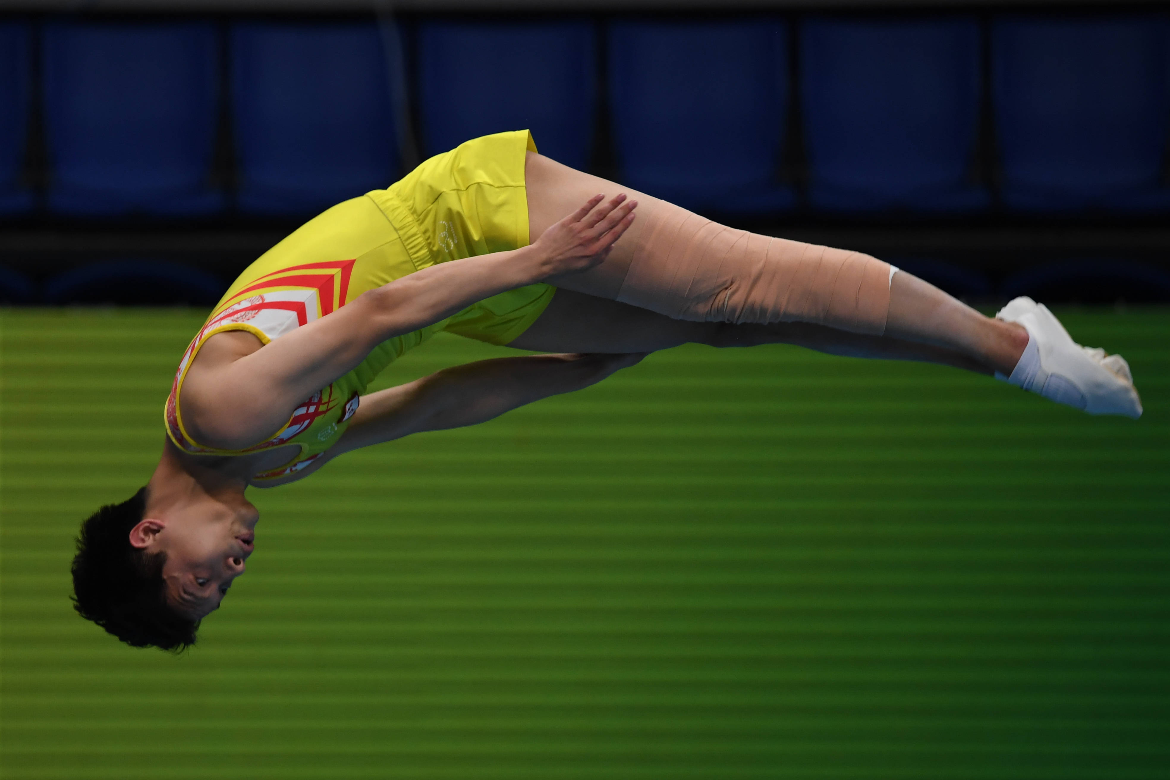 开云下载-日本队大放光彩，男子蹦床团体比赛获得亚军的简单介绍