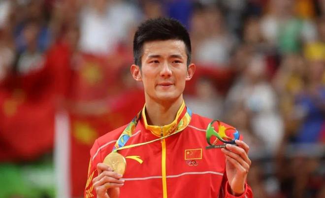 关于日本羽毛球队力克英格兰羽毛球队，谌龙高光表现的信息