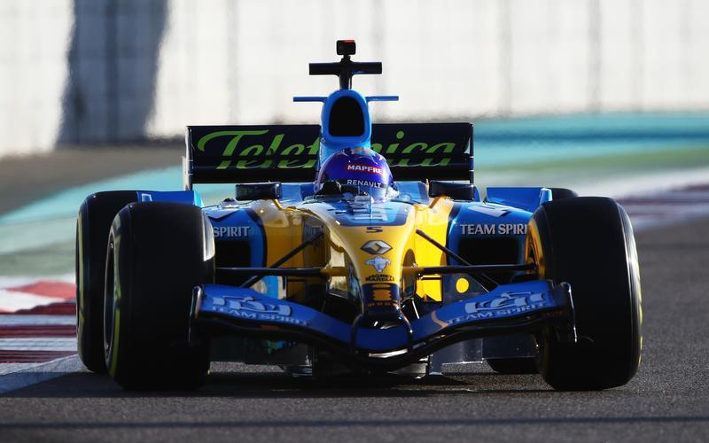 关于阿斯顿马丁险胜雷诺车队，维斯塔潘状态火热的信息