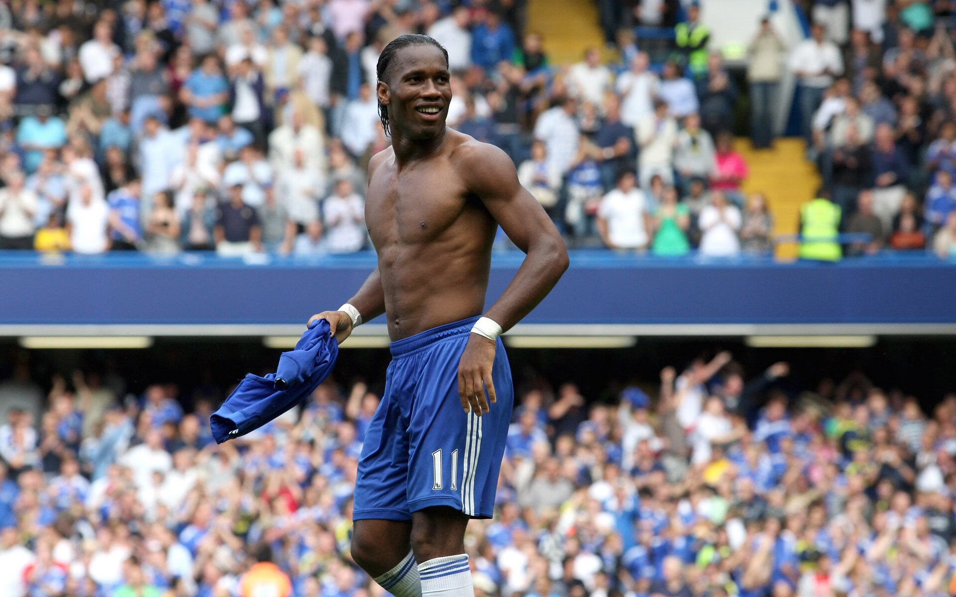 极速之夜，穆勒以个人能力重绘F1新赛季揭幕战版图