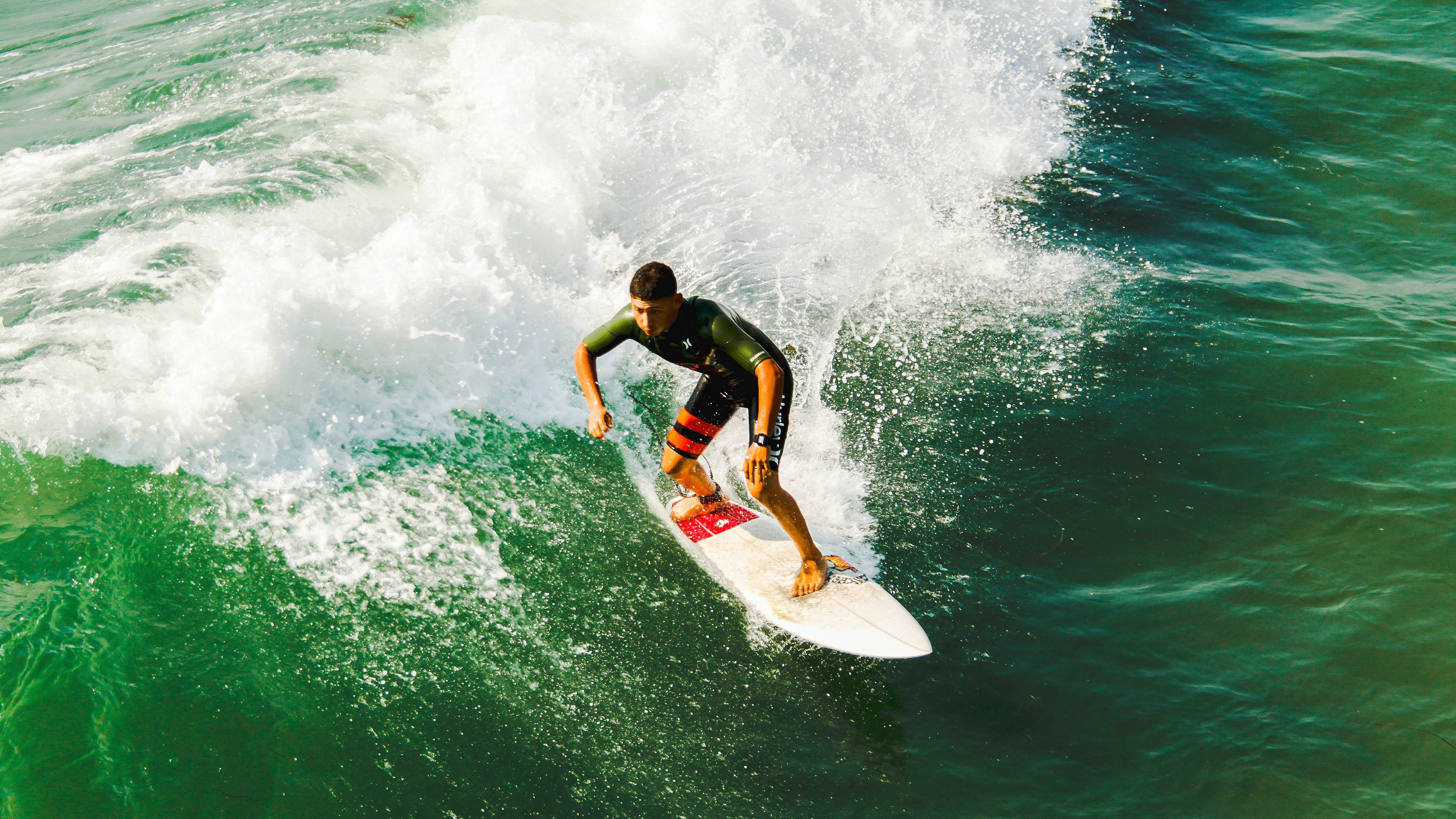孤星闪耀,格纳布里在玻利维亚对阵波兰的寂静风暴中,写下了唯一的名字